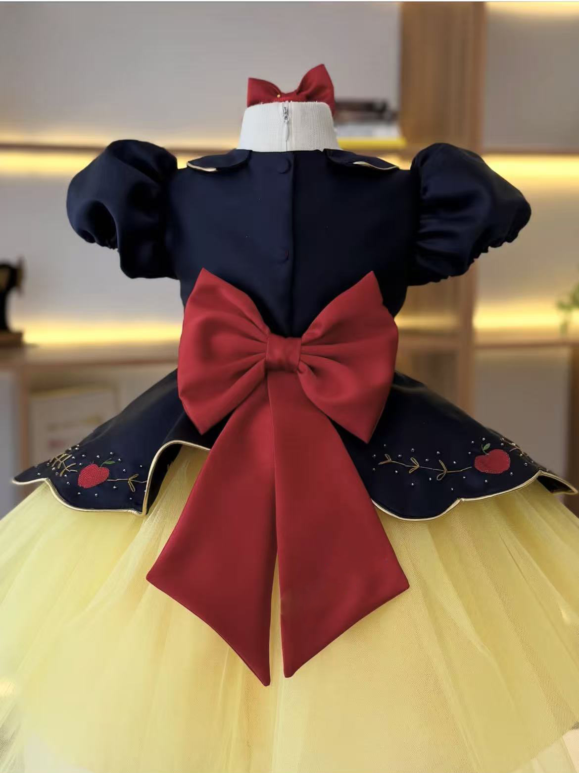 Letnia sukienka dla dziewczynk – Baby Clothing Dresser recenzja i cena
